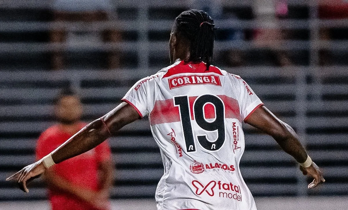 Chapecoense é derrotado pelo CRB e se aproxima do rebaixamento do Brasileirão Série B