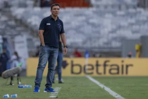 O que o Cruzeiro precisa fazer para evitar o rebaixamento no Brasileirão?