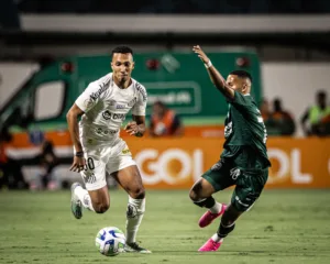 Lucas Braga, do Santos, comenta sobre reta final do Brasileirão Série A: “Sequência é assustadora”