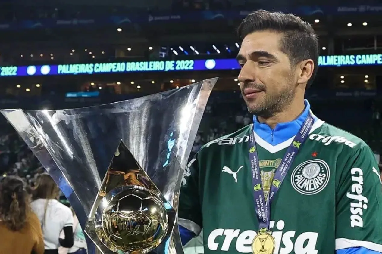 PVC revela valor astronômico que Abel Ferreira perderia em caso de saída no Palmeiras