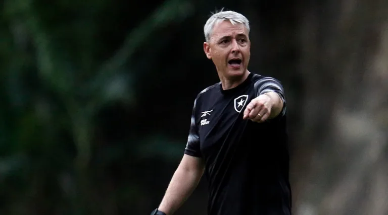 Ex-zagueiro na comissão técnica, dupla na França e mais: veja o resumo de notícias do Botafogo hoje (17.11)