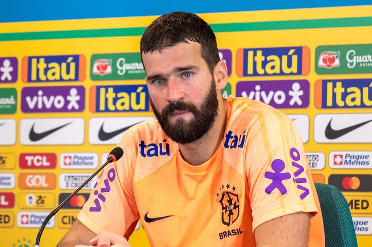 Alisson fala em ‘desafio’ após chegada de Fernando Diniz na seleção brasileira