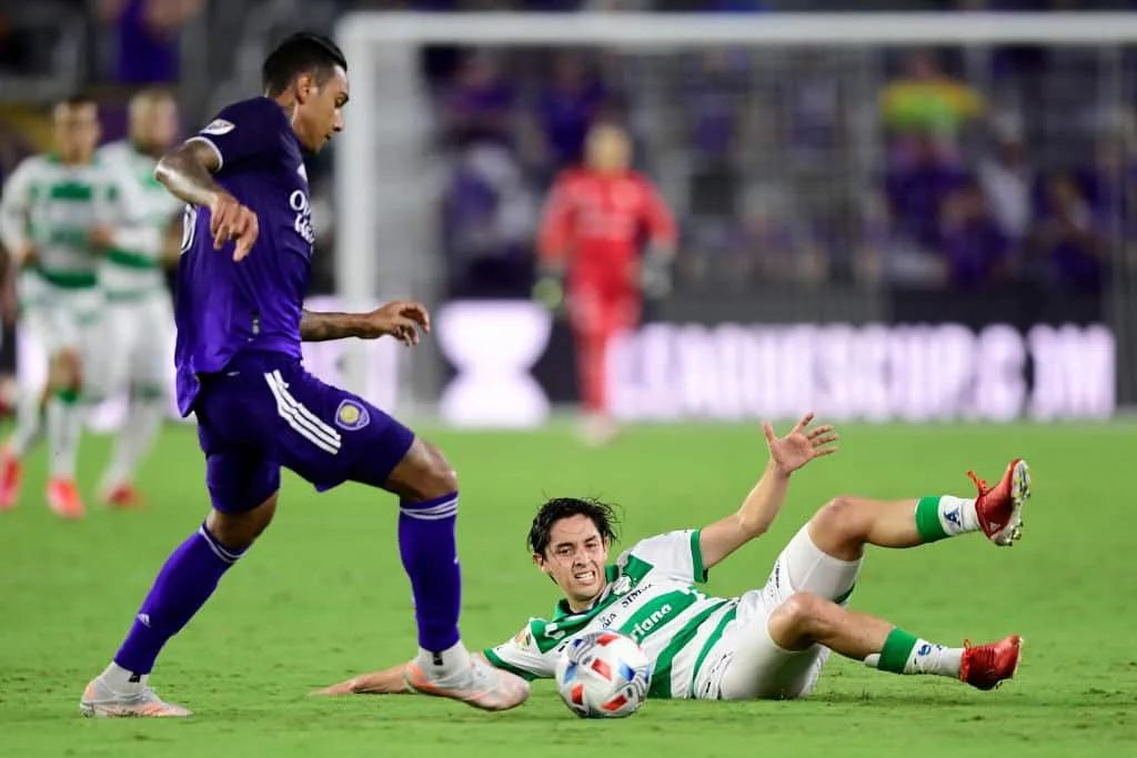 Fluminense monitora situação de zagueiro do Orlando City