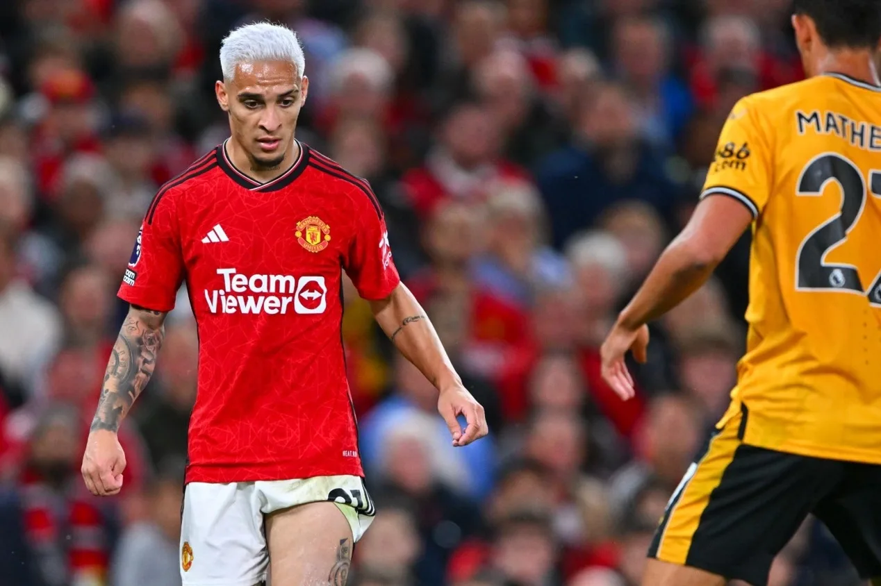 Antony culpa ausência na pré-temporada por momento ruim no Manchester United