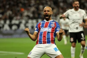Bahia massacra o Corinthians e deixa o Z-4 do Brasileirão