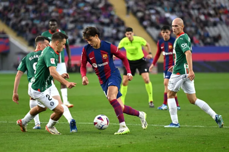 Barcelona sofre gol aos 18 segundos, supera e derrota Alavés de virada na La Liga 