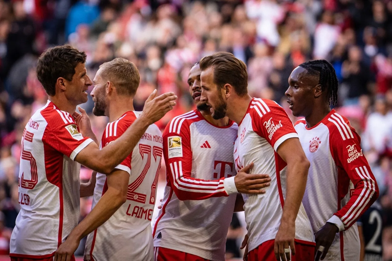 Harry Kane iguala marca de Robert Lewandowski no Bayern de Munique