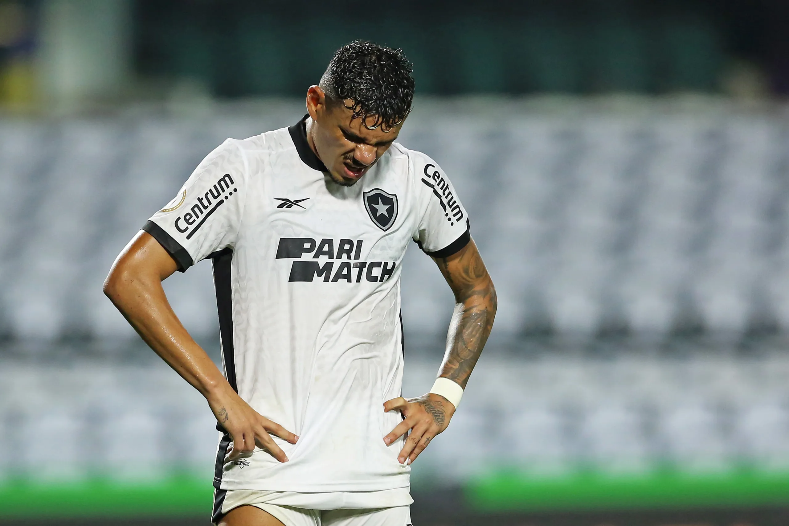 Ainda dá para ser campeão? Botafogo tem sequência de nove jogos sem vencer no Brasileirão