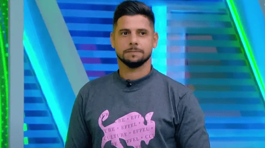 Cicinho descarta rebaixamento de time no Brasileirão: “Não cai mais”