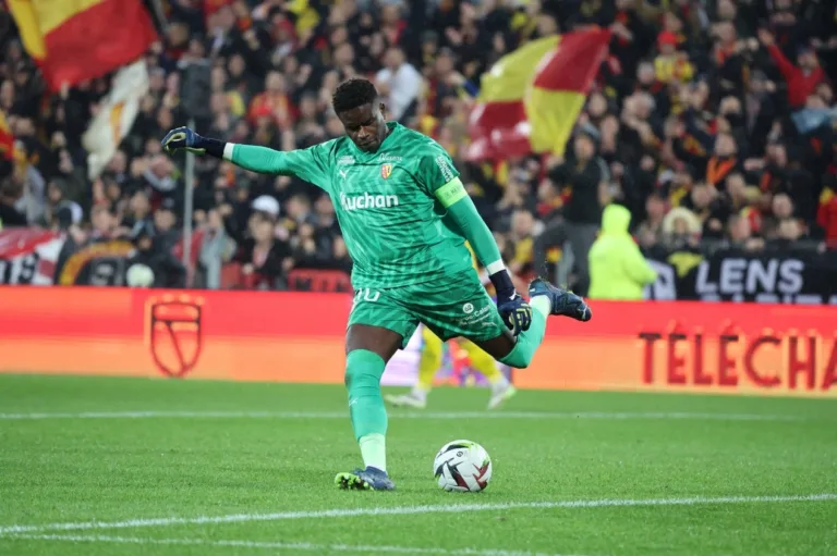 Mercado da Bola: goleiro do Lens pode retornar à Premier League; saiba mais