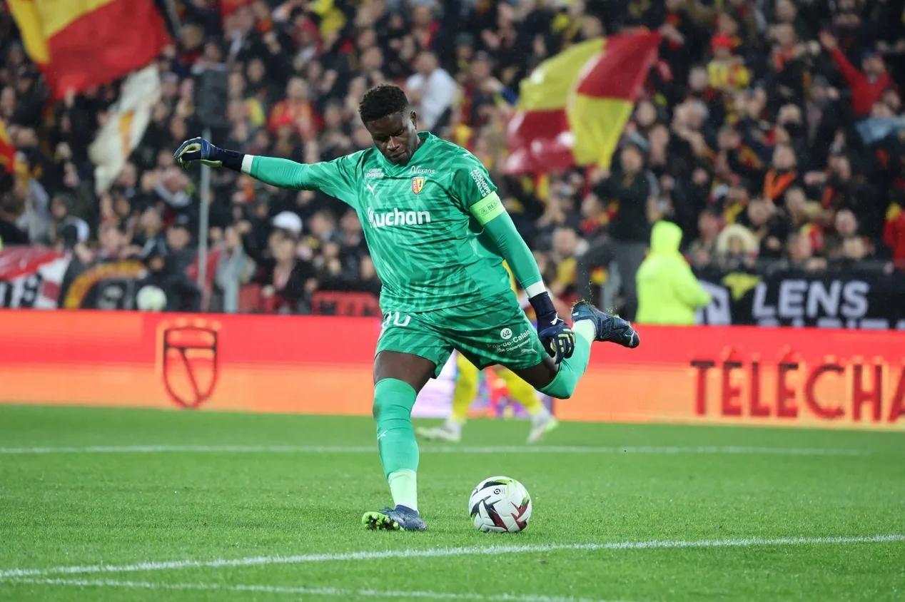 Mercado da Bola: goleiro do Lens pode retornar à Premier League; saiba mais