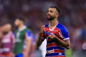 Presidente do Fortaleza revela contato informal do Palmeiras por meia