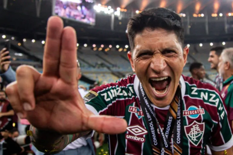 Cano desbanca argentino badalado em time ideal da América do Sul; veja escalação