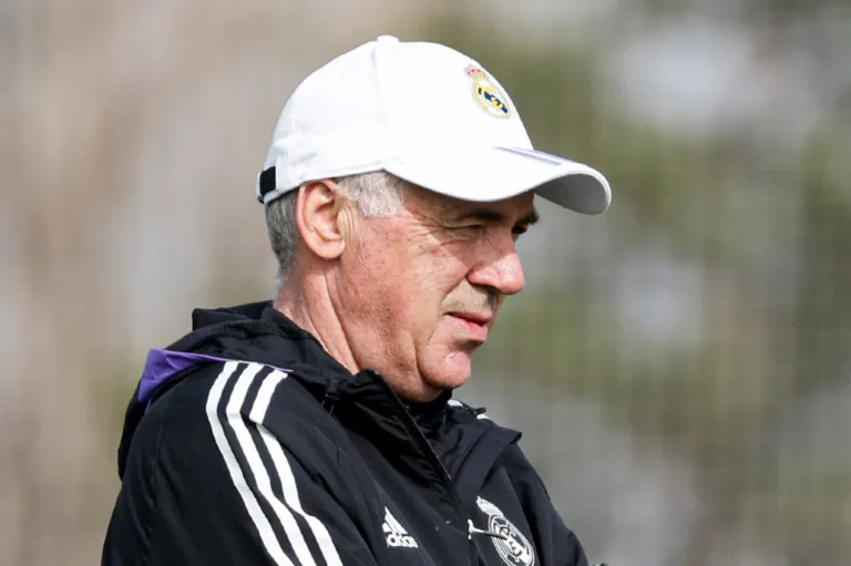 Ancelotti responde sobre declaração de Puyol cobrando mudança de atitude de Vinícius Júnior