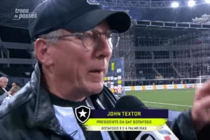 CBF toma atitude após declarações de John Textor em Botafogo x Palmeiras