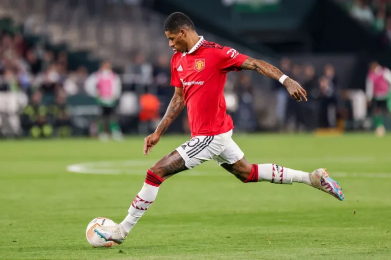 Carragher lista o que falta para Rashford ser um líder no Manchester United