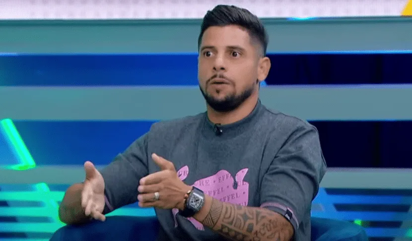 Cicinho banca resultado de Vasco x Botafogo pelo Brasileirão: “Vai ganhar”