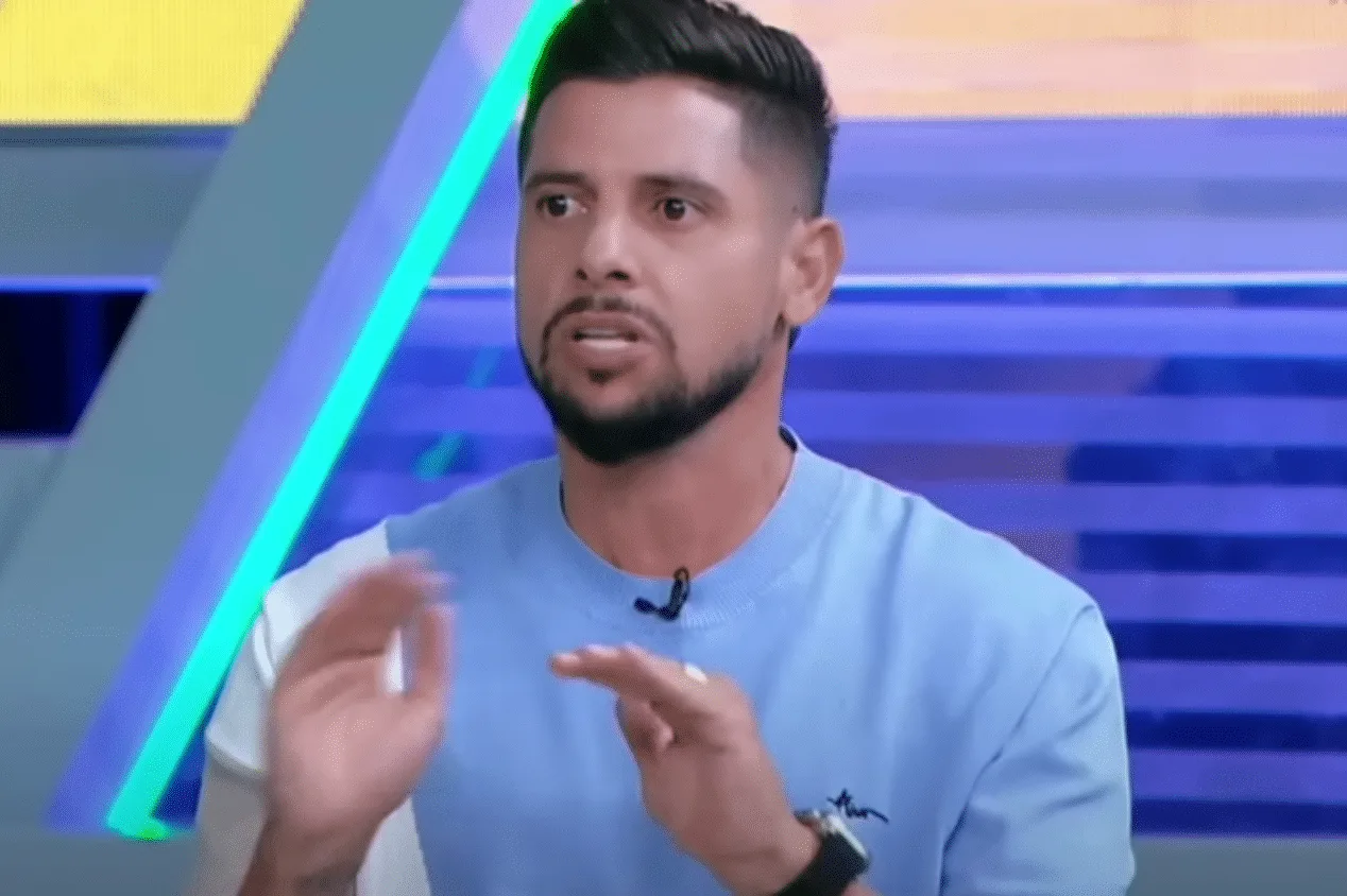 Cicinho crava quarto rebaixado no Brasileirão Série A: “Vai cair”