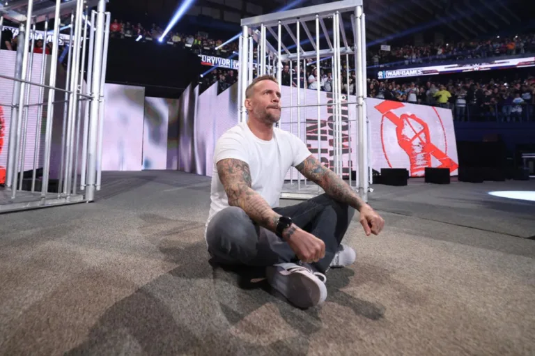 CM Punk retorna à WWE após nove anos; confira o momento