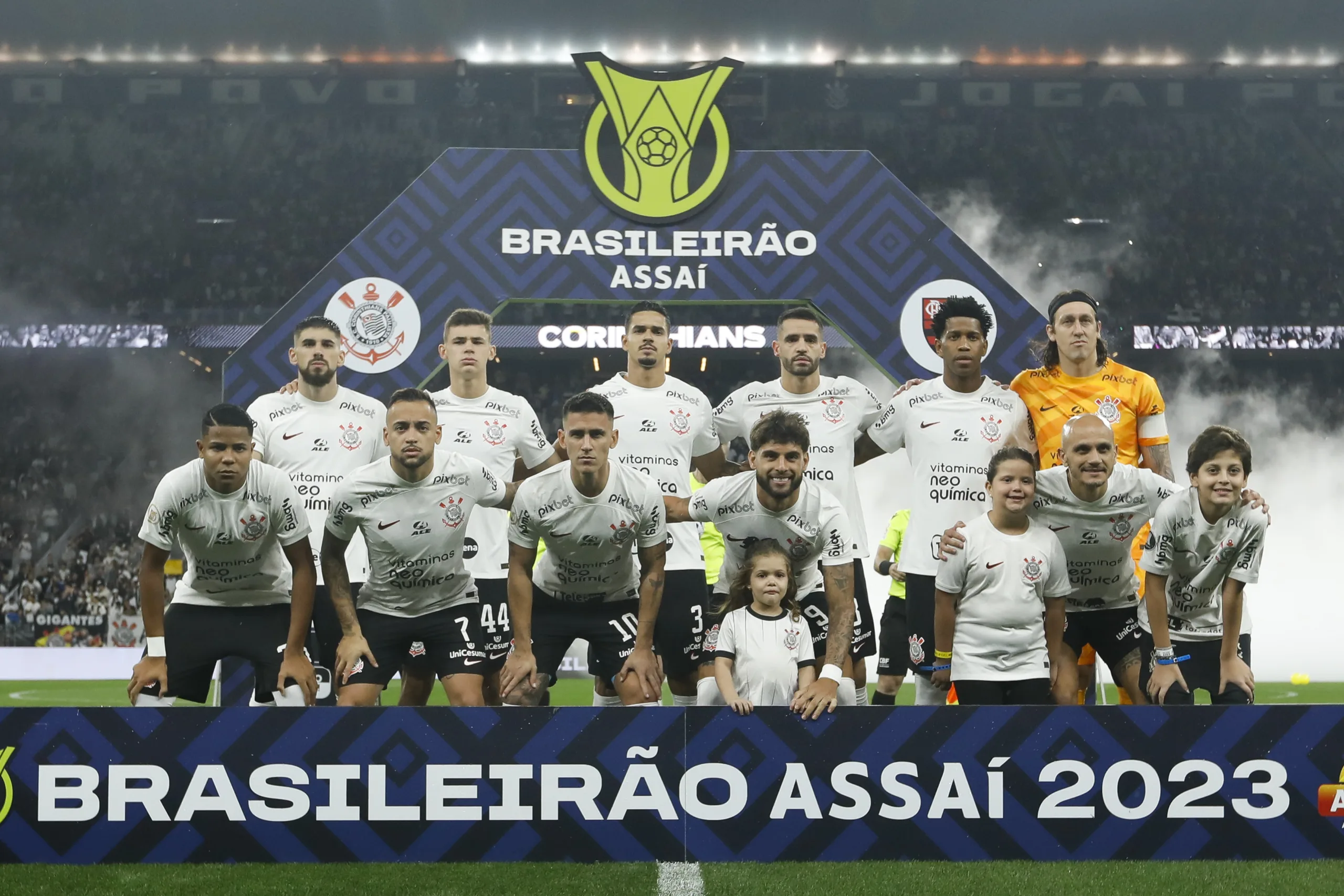 Neto critica jogadores do Corinthians e dispara: “Não servem”