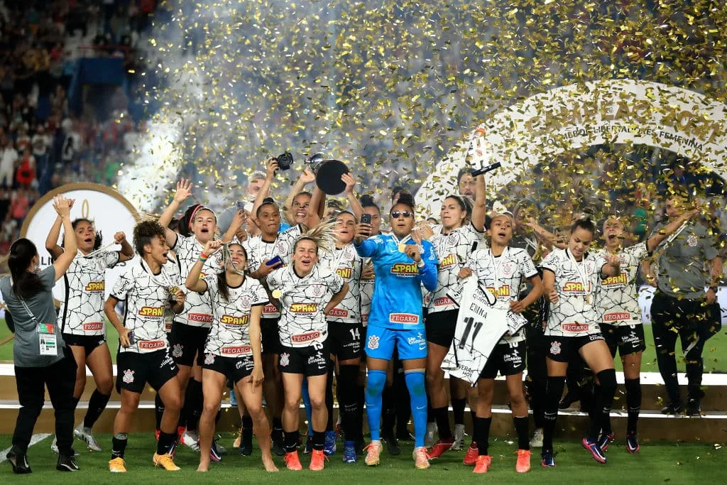 Corinthians Feminino confirma novo técnico após saída de Arthur Elias