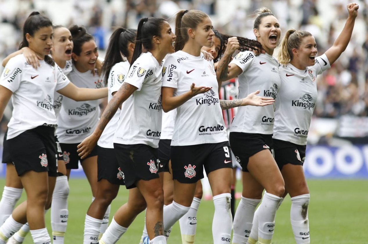 Corinthians goleia São Paulo e conquista o Paulistão Feminino