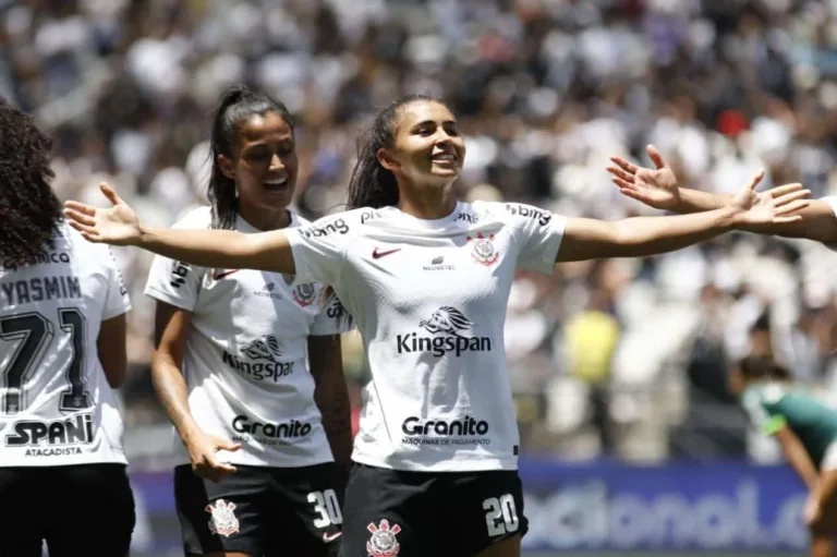 Corinthians feminino tem primeira chance de ser campeão após a saída de Arthur Elias