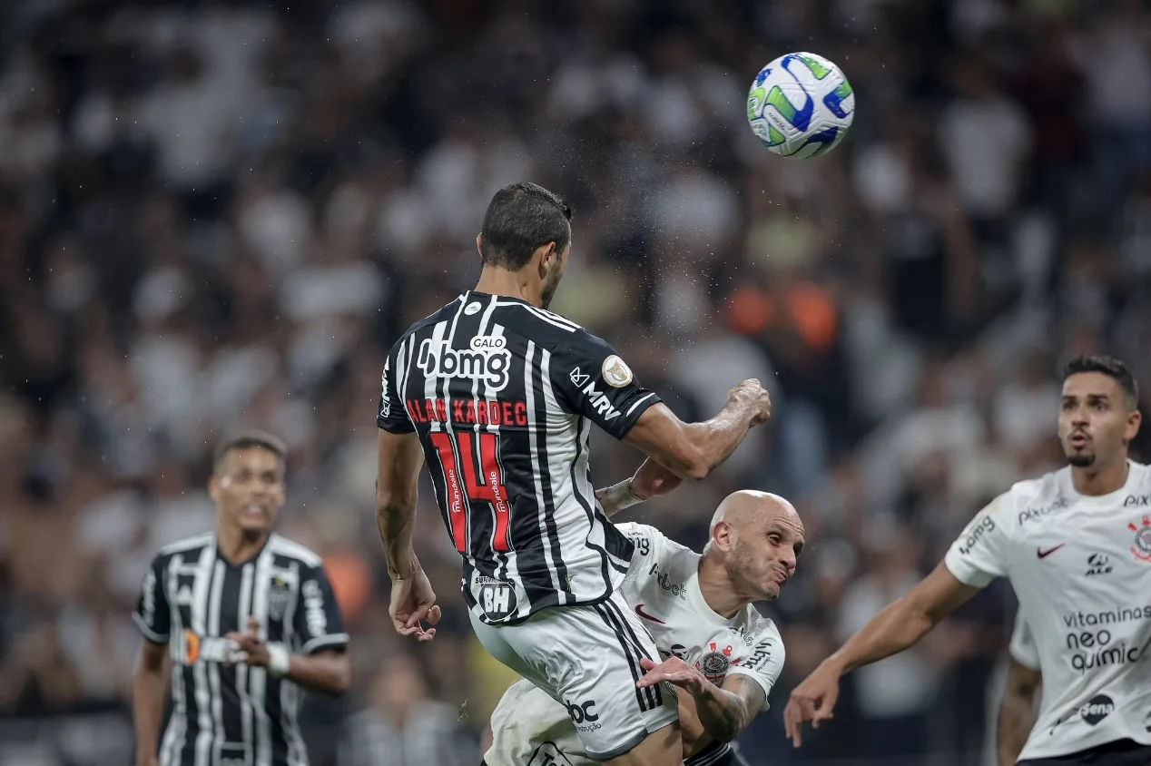 Corinthians sai na frente, mas Atlético-MG busca o empate em jogo do Brasileirão