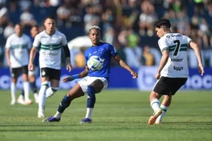 Após paralização por briga entre torcidas, Coritiba derrota o Cruzeiro pelo Brasileirão Série A