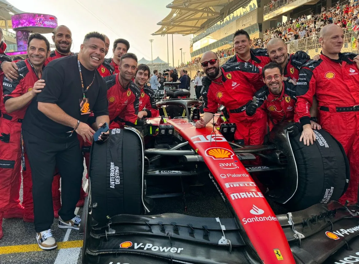 Ronaldo recebe críticas de ídolo do Cruzeiro ao presenciar Fórmula 1: “Devia estar aqui”