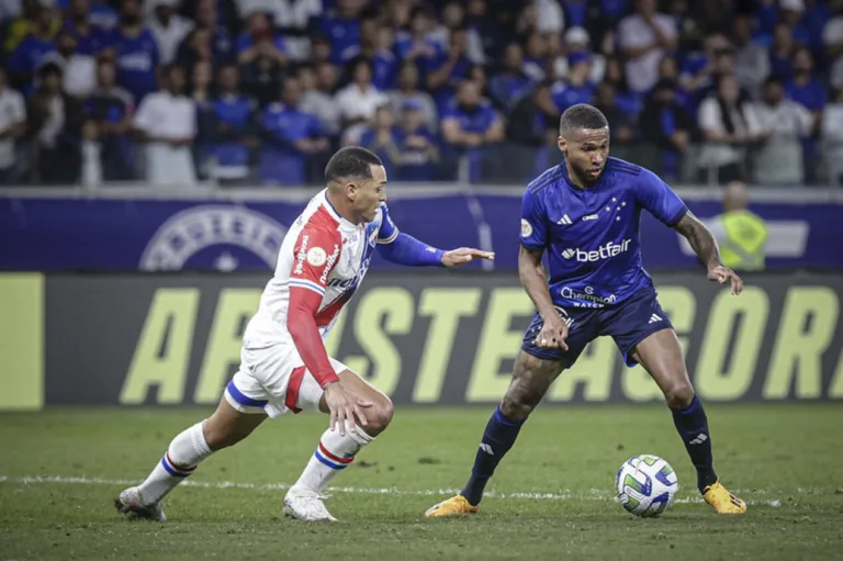 Cruzeiro vence Fortaleza e deixa zona de rebaixamento do Brasileirão Série A