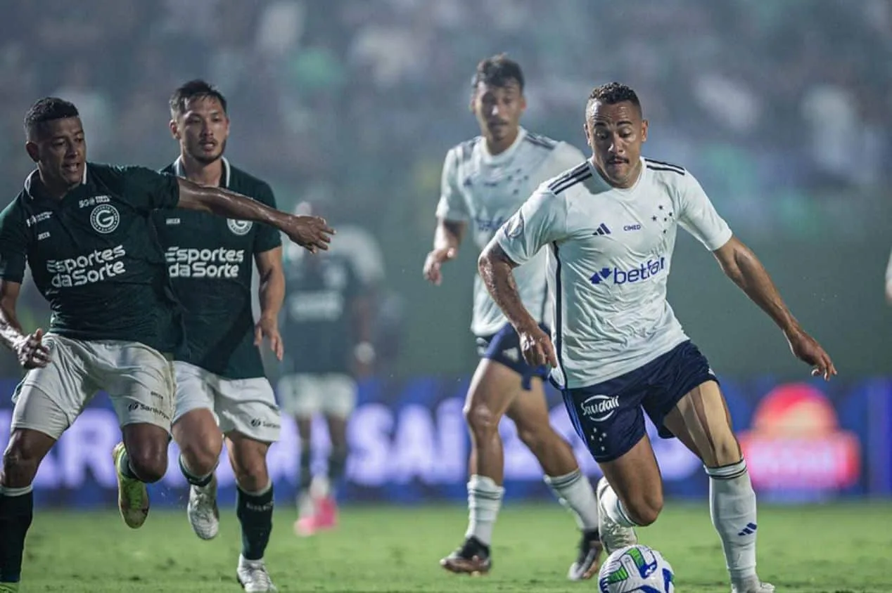 Cruzeiro “cobra” áudio do VAR em lance polêmico de partida contra o Goiás