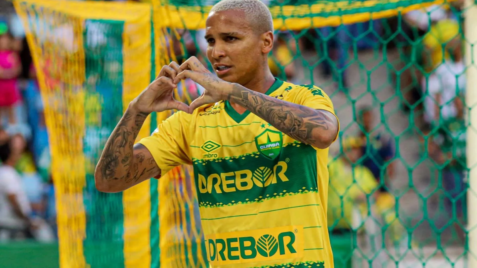 Cuiabá encara São Paulo buscando feito histórico no Brasileirão