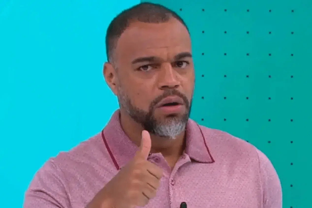 Denílson aponta time que pode faturar título do Brasileirão: “Se tornou candidato”