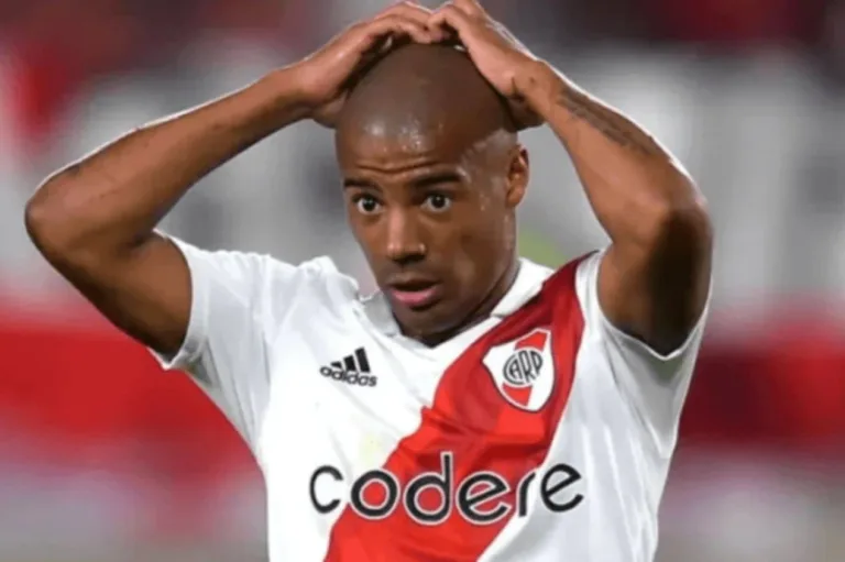 Alvo do Flamengo, De la Cruz pode fechar com outro time