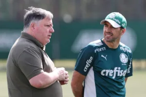 Palmeiras acerta saída de jogador sem espaço com Abel Ferreira