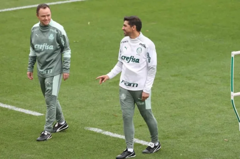 Auxiliar de Abel no Palmeiras entra na mira de clube do Brasileirão Série A