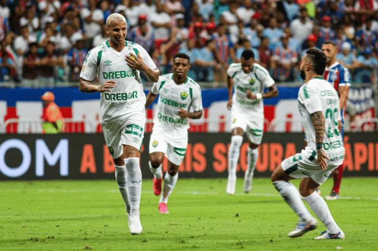 Deyverson marca, Cuiabá vence e complica o Bahia no Brasileirão