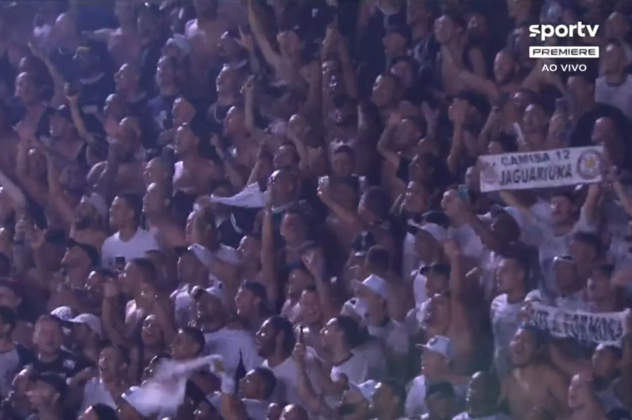 Torcedores do Corinthians cantam música em provocação ao Vasco; assista