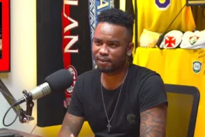 Carlos Alberto relembra divisão de cerveja do Dorival Júnior no Vasco: “Vai ter briga”