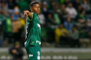Flamengo x Palmeiras: Endrick vira dúvida em jogo importante do Brasileirão