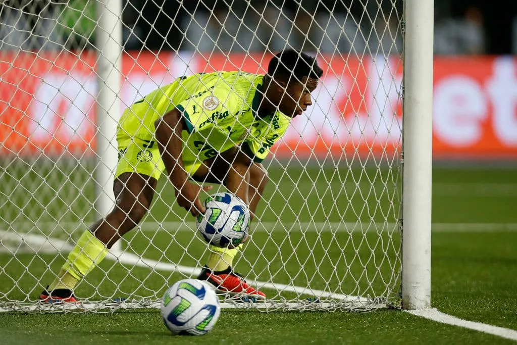 Endrick iguala quantidade de gols no primeiro turno em reta decisiva do Palmeiras