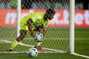 Endrick, do Palmeiras, entra para o top-3 de maiores artilheiros sub-17 do mundo