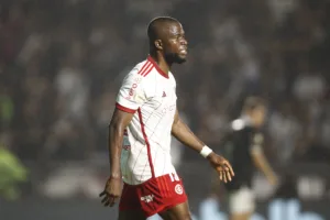 Enner Valencia marca em quatro jogos seguidos do Internacional no Brasileirão
