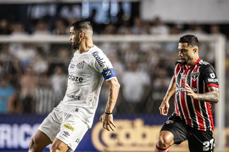 Saiba por que os jogadores do Santos estão usando pulseiras