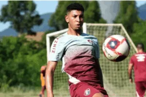 Ex-jogador do Fluminense morre vítima de acidente aos 23 anos