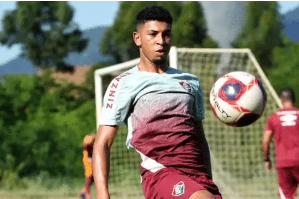 Ex-jogador do Fluminense morre vítima de acidente aos 23 anos