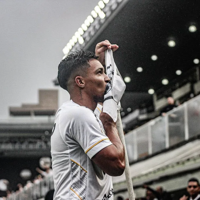 Empresária de Marcos Leonardo confirma que atacante não permanecerá no Santos em 2024