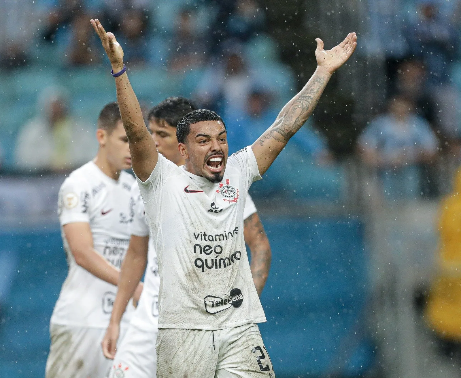 CBF divulga áudio do VAR sobre possível pênalti para o Corinthians contra o Grêmio; ouça