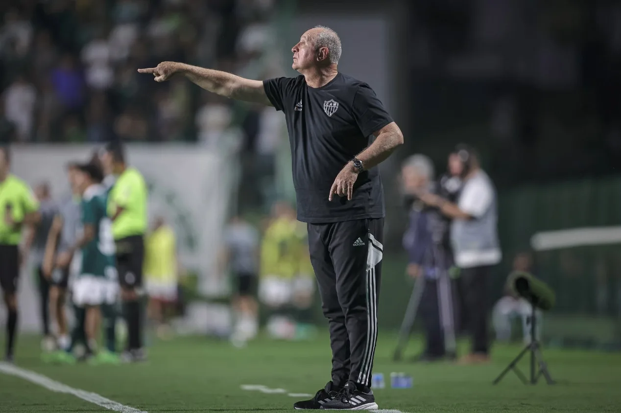 Organizada do Atlético-MG pede a saída de Felipão e 10 jogadores: “qualidade questionável”